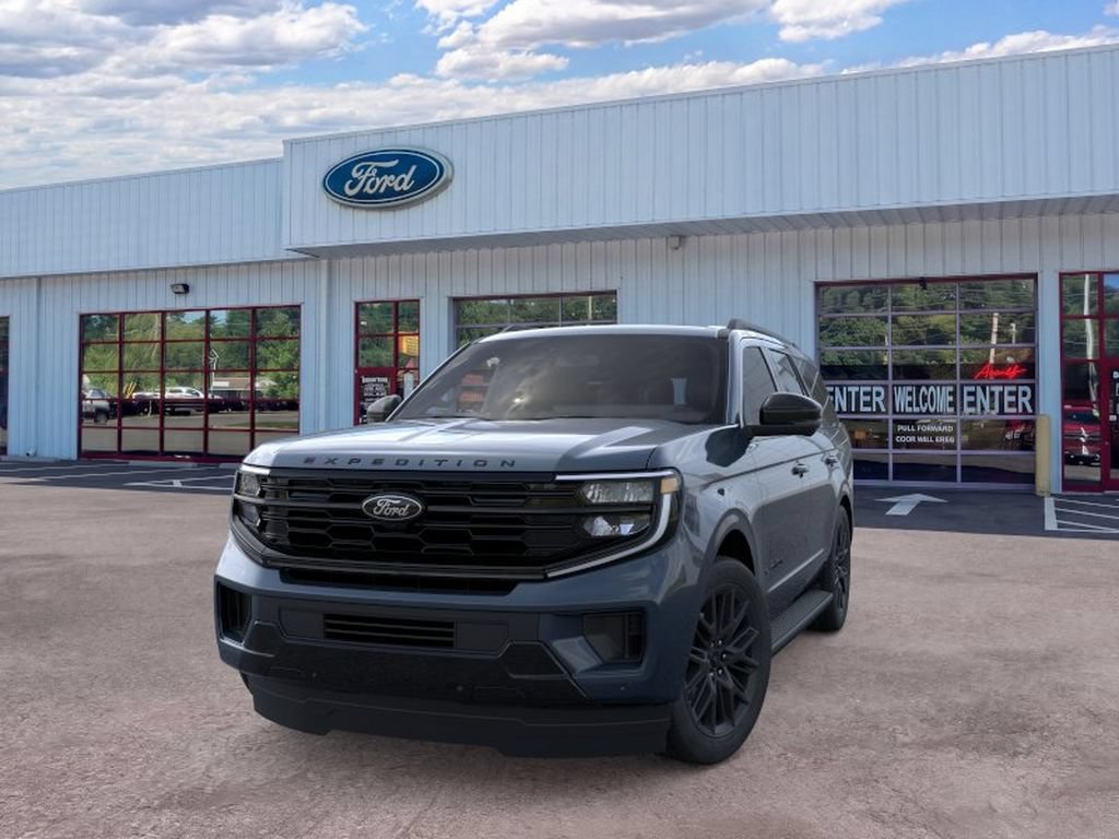 Used 2026 Ford Expedition Platinum w/ Stealth Appearance Package AWD/4WD image 2
