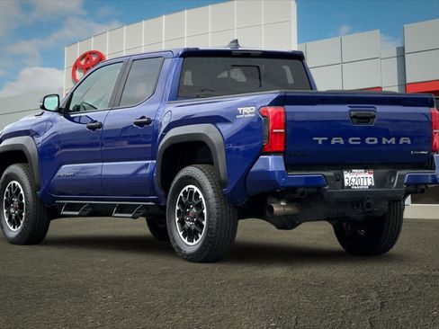 Used 2025 Toyota Tacoma TRD Off-Road w/ TRD Off Road Upgrade Package image 5