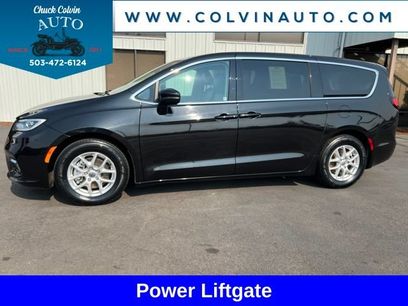 Used 2023 Chrysler Pacifica Touring-L