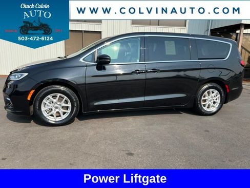 Used 2023 Chrysler Pacifica Touring-L FWD image 1