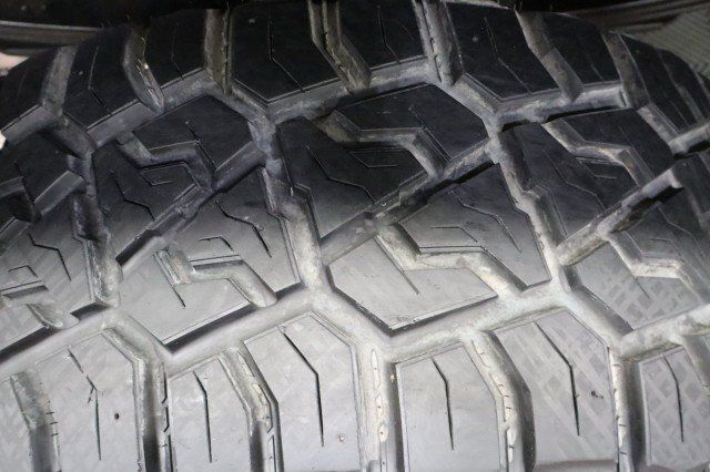 Used 2014 Ford F250 Platinum w/ FX4 Off-Road Package AWD/4WD image 89