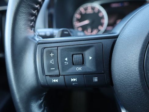 Used 2025 Nissan Pathfinder SV image 41