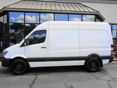 Used 2016 Mercedes-Benz Sprinter 2500 image 8