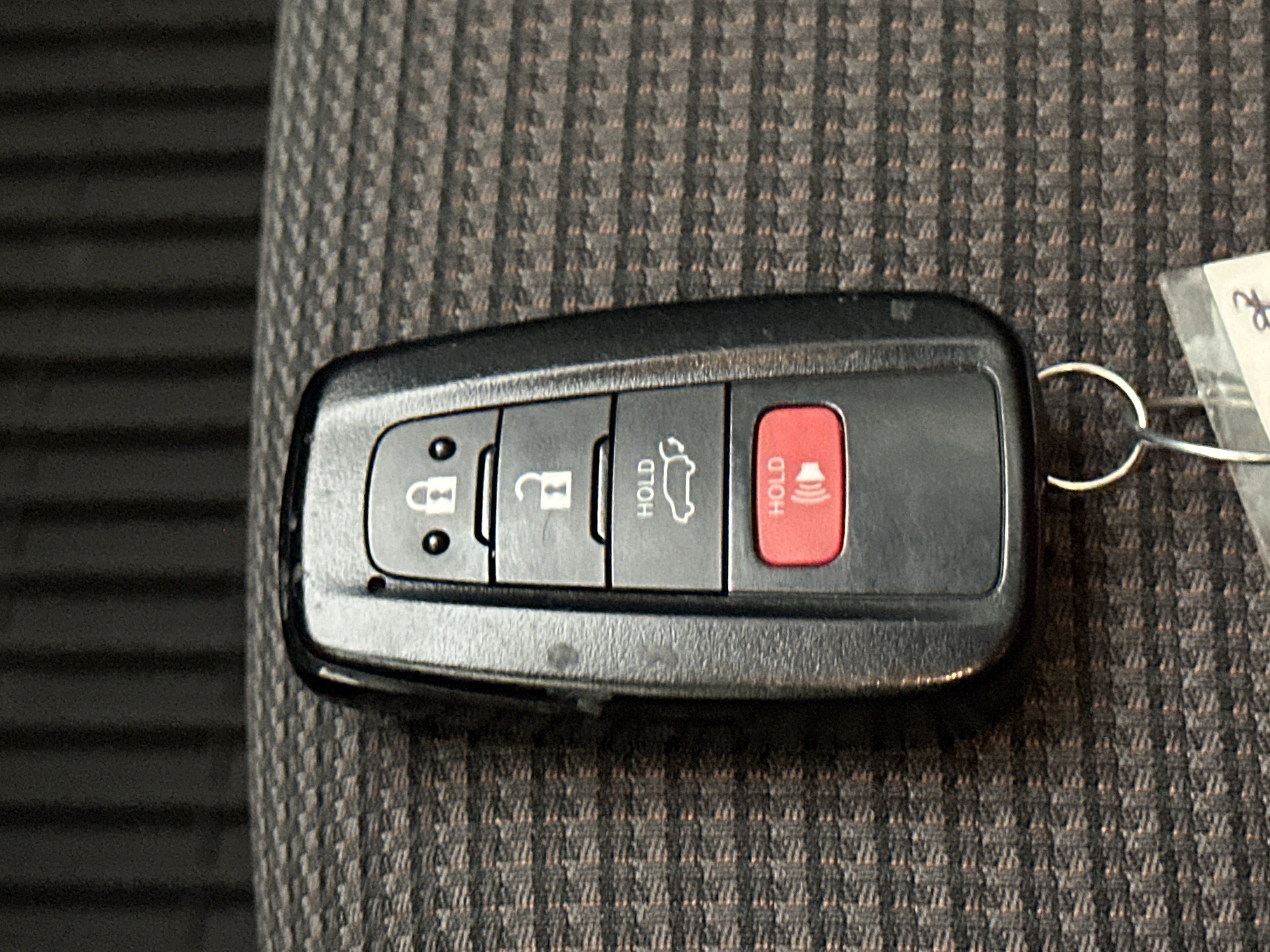 Used 2023 Toyota Highlander LE FWD image 28