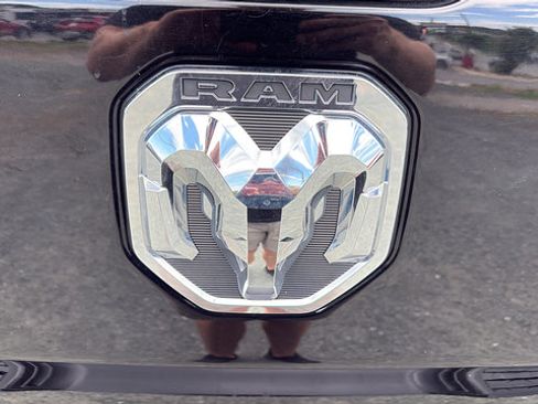 Used 2022 RAM 1500 Laramie AWD/4WD image 12