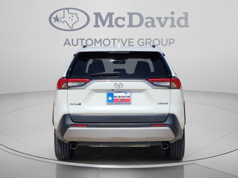 Used 2022 Toyota RAV4 Limited FWD image 5