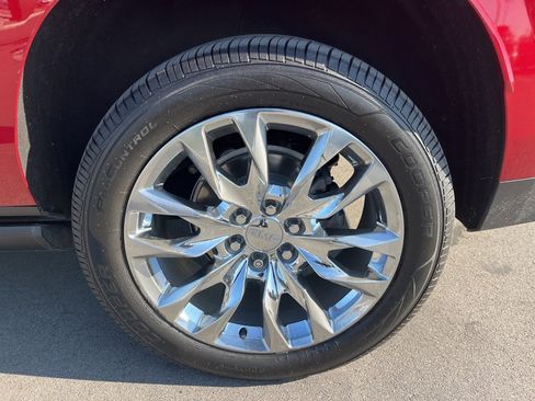 Used 2022 GMC Yukon XL Denali image 9