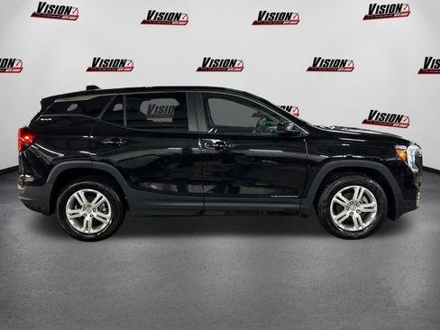 Used 2024 GMC Terrain SLE image 4