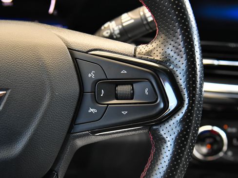 Used 2024 Chevrolet Trax RS w/ Driver Confidence Package FWD image 30