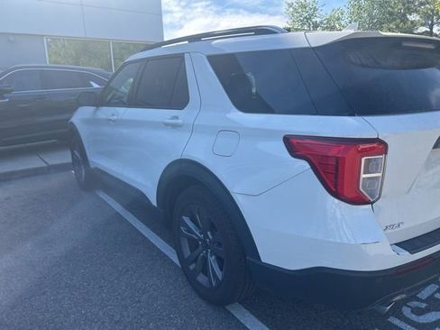 Used 2021 Ford Explorer XLT w/ Equipment Group 202A image 6