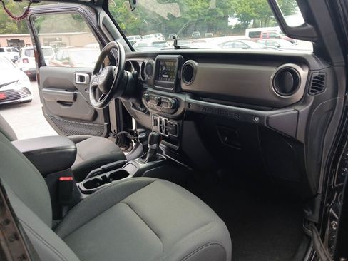 Used 2020 Jeep Wrangler Unlimited Sport S AWD/4WD image 16