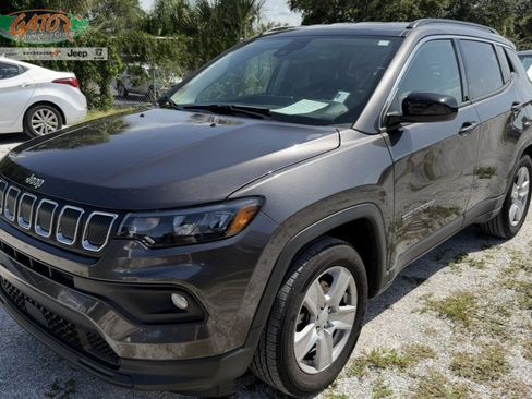 Used 2022 Jeep Compass Latitude w/ Convenience Group FWD image 1