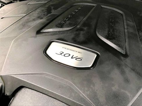Certified 2023 Porsche Cayenne Platinum Edition AWD/4WD image 33