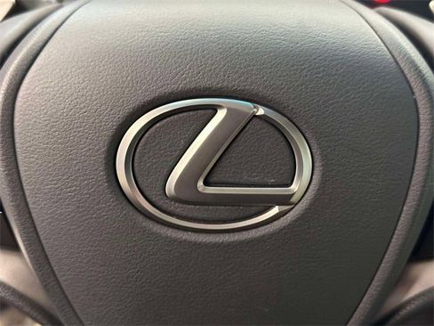Used 2025 Lexus ES 300h w/ Premium Package image 25