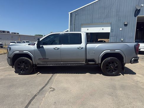 Used 2025 GMC Sierra 3500 AT4 w/ AT4 Premium Plus Package AWD/4WD image 12