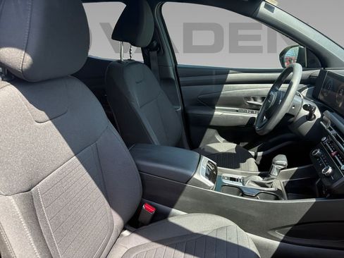 Certified 2025 Hyundai Santa Cruz SE image 6