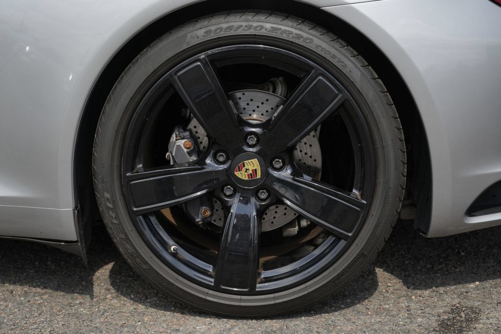 Used 2017 Porsche 911 Carrera RWD image 13