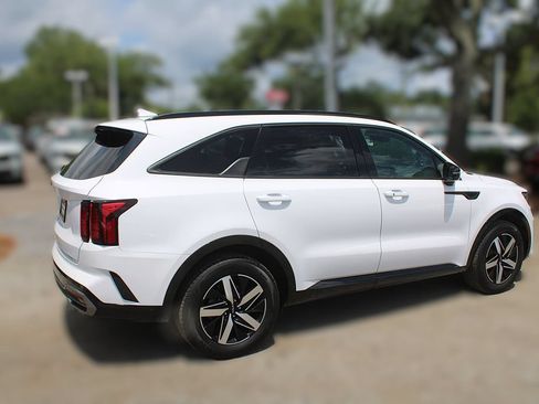 Certified 2023 Kia Sorento S w/ Panoramic Sunroof Package FWD image 6