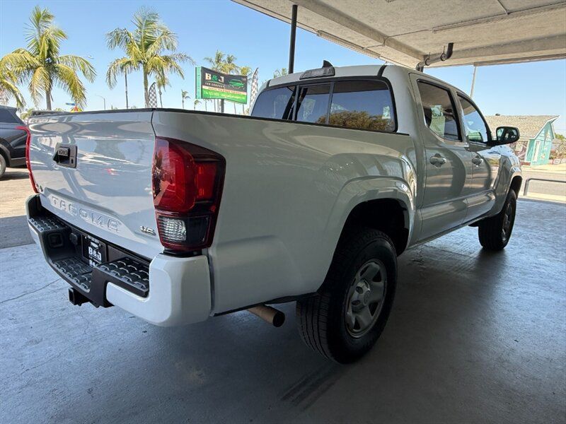 Used 2019 Toyota Tacoma SR AWD/4WD image 12
