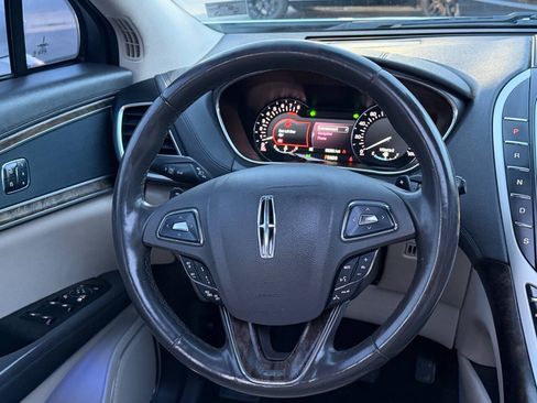 Used 2016 Lincoln MKX Reserve w/ Technology Package FWD image 38