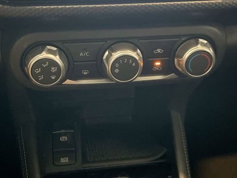 Used 2024 Nissan Kicks SV image 18