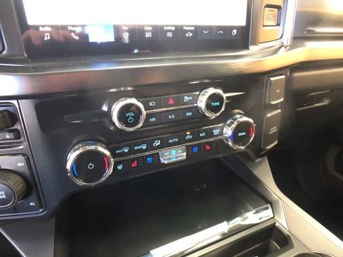 New 2026 Ford F250 Lariat w/ Black Appearance Package image 18