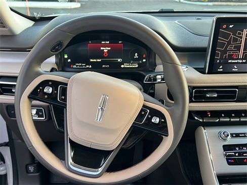 Certified 2023 Lincoln Aviator AWD w/ Premium Package image 14