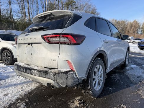 Used 2025 Ford Escape Active w/ Cold Weather Package image 10