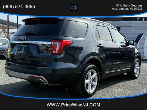 Used 2017 Ford Explorer XLT w/ Equipment Group 202A image 6