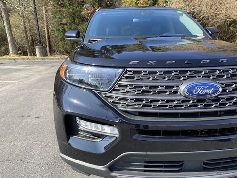 Used 2023 Ford Explorer XLT w/ Equipment Group 202A image 14