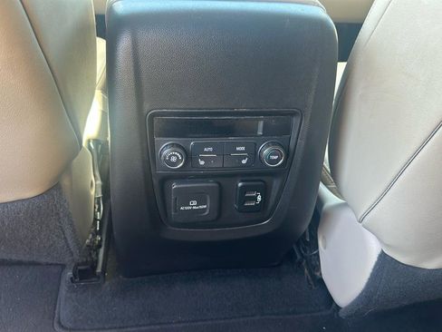 Used 2018 Buick Enclave Premium w/ Experience Buick Package image 10