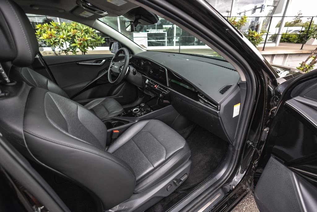 Used 2023 Kia Niro Wave w/ Wave Preserve Package FWD image 25