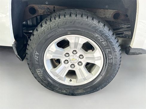 Used 2018 Chevrolet Silverado 1500 LT w/ All Star Edition image 30