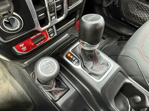 Used 2021 Jeep Gladiator Rubicon w/ Cold Weather Group image 25