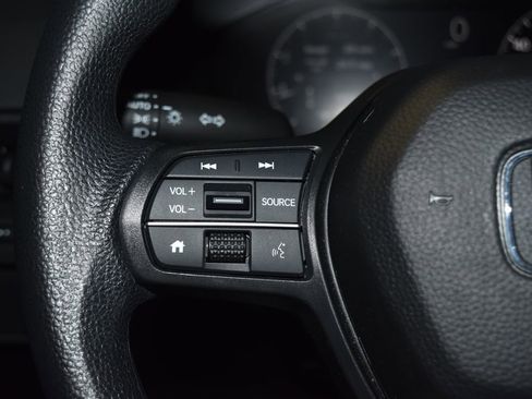 Used 2023 Honda CR-V LX image 7