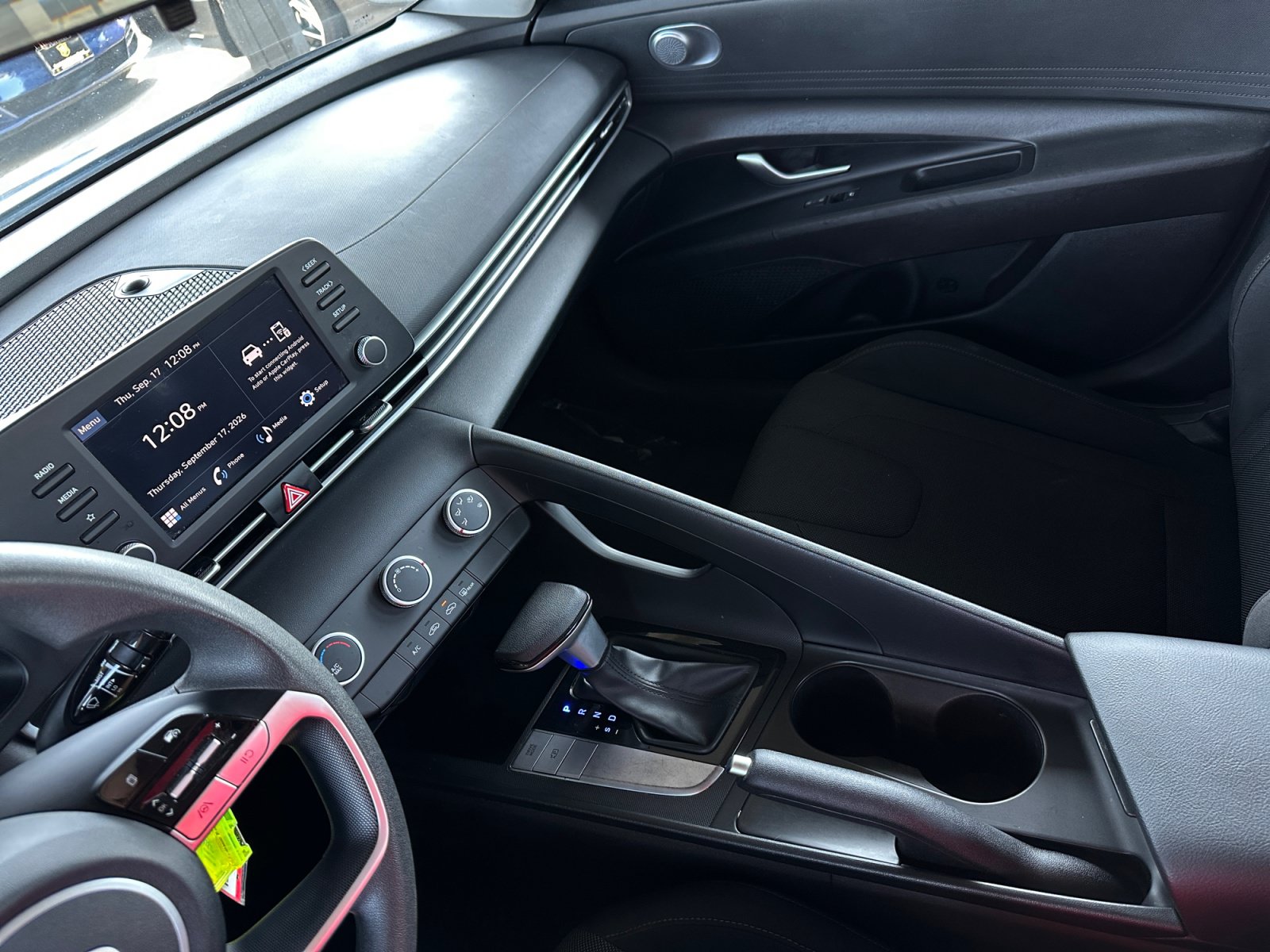 Used 2024 Hyundai Elantra SE FWD image 22