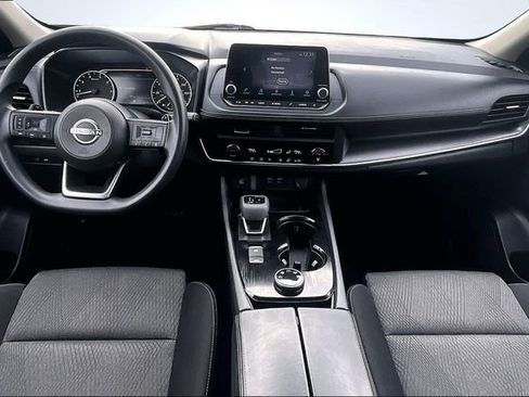 Used 2024 Nissan Rogue SV image 8