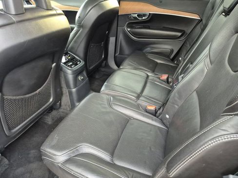Used 2017 Volvo XC90 T8 Inscription w/ Vision Package image 13