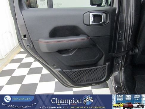 Used 2021 Jeep Wrangler Unlimited Rubicon AWD/4WD image 16