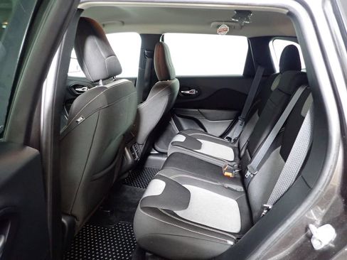 Used 2014 Jeep Cherokee Latitude w/ Cold Weather Group image 26