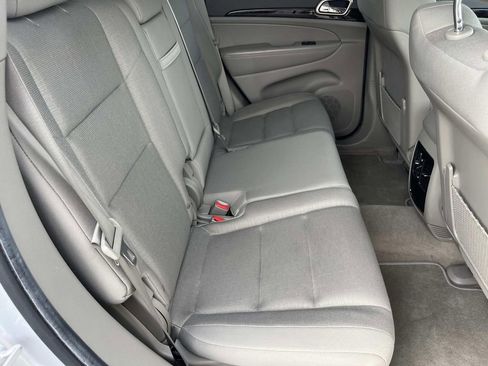 Used 2012 Jeep Grand Cherokee Laredo image 18