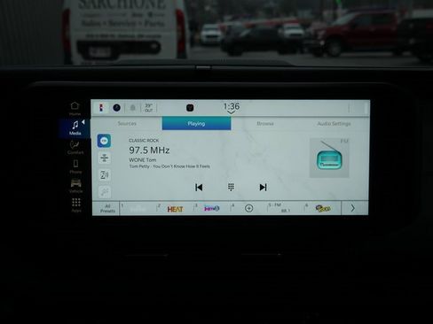 New 2025 Jeep Gladiator Sport image 18