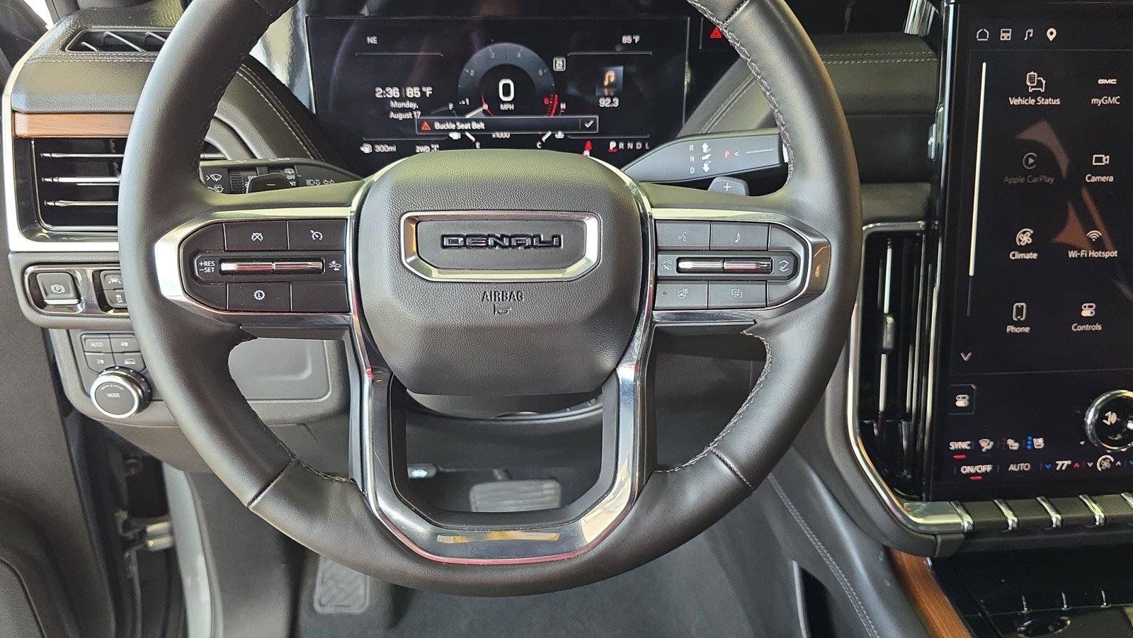 Used 2025 GMC Yukon Denali AWD/4WD image 28