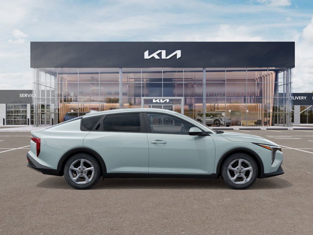 New 2025 Kia K4 FWD image 7