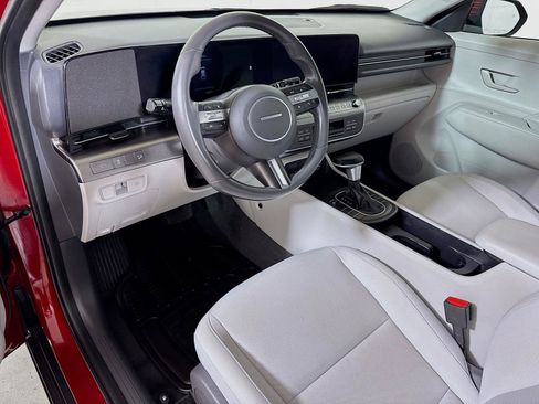 Used 2025 Hyundai Kona SEL FWD image 7