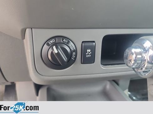 Used 2013 Nissan Frontier SV AWD/4WD image 16