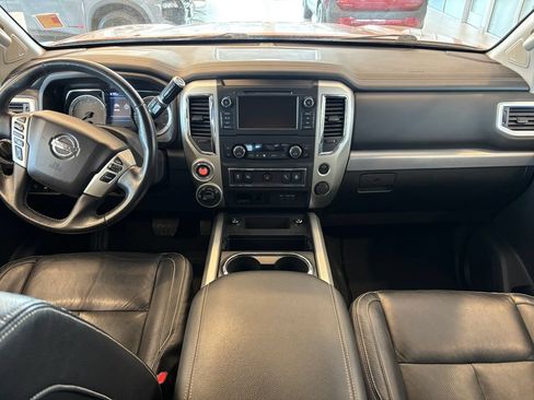 Used 2019 Nissan Titan PRO-4X w/ Pro-4x Convenience Package AWD/4WD image 28