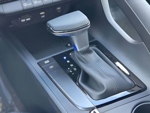 Used 2025 Hyundai Elantra Sport image 19