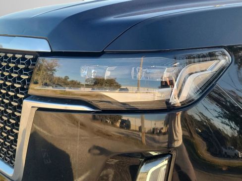 Used 2021 Cadillac Escalade Premium Luxury w/ Performance Package image 27