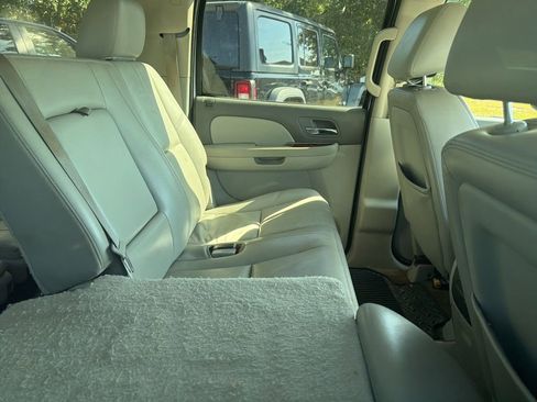 Used 2013 Chevrolet Suburban LT image 13